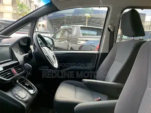 Toyota Voxy 2019 Silver