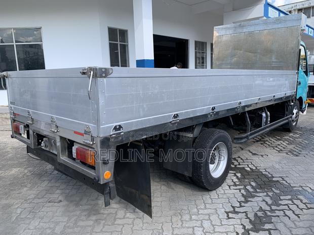 Toyota Dyna Lorry - thumbnail 3