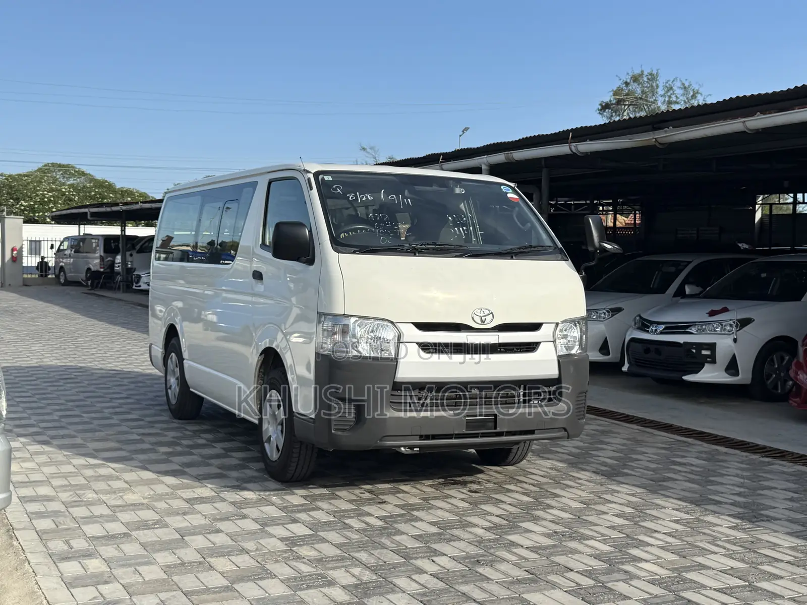 Toyota HiAce 2018 White