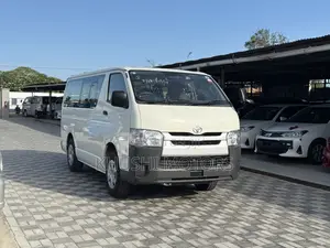 Toyota HiAce 2018 White