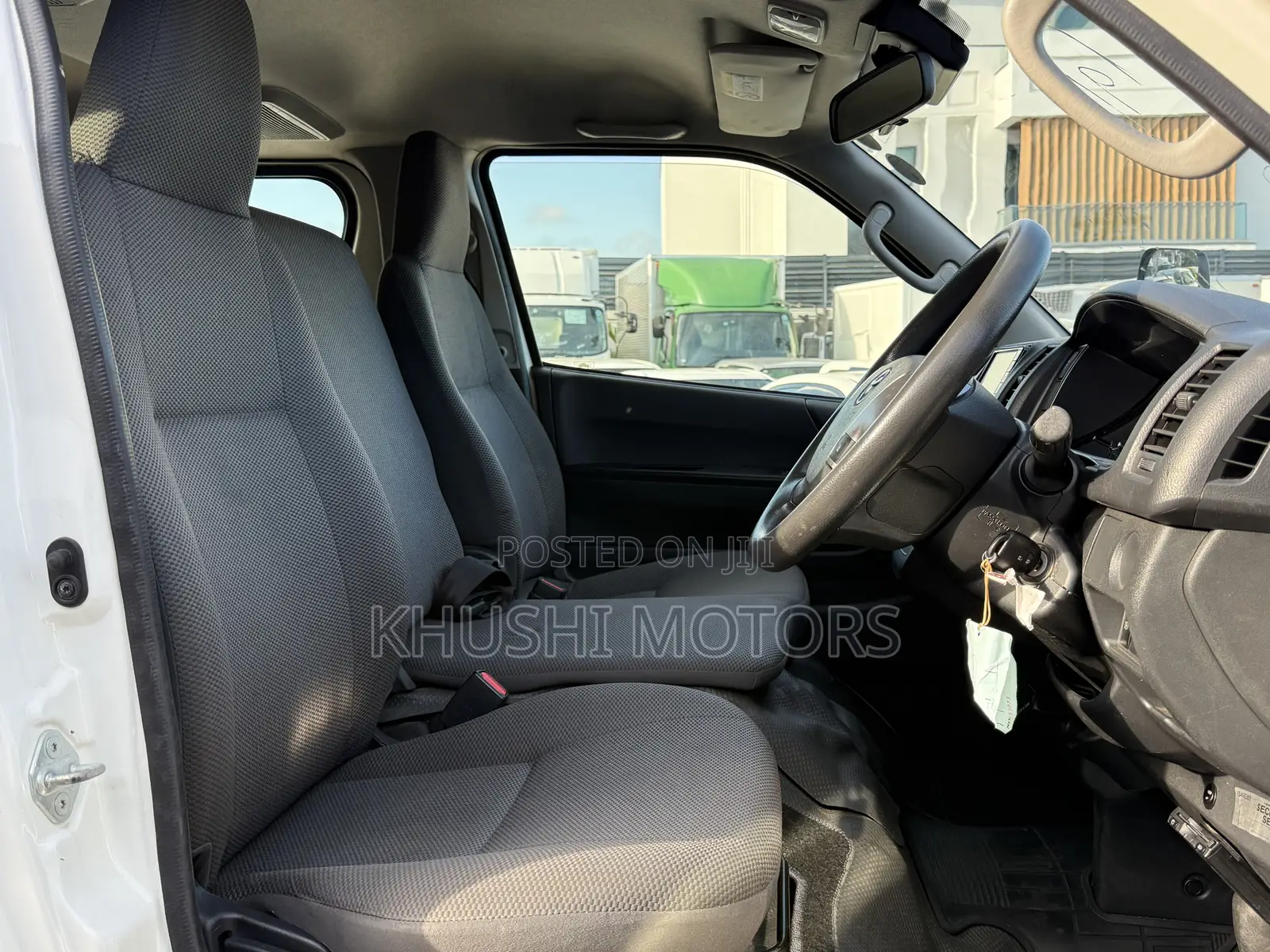 Toyota HiAce 2018 White