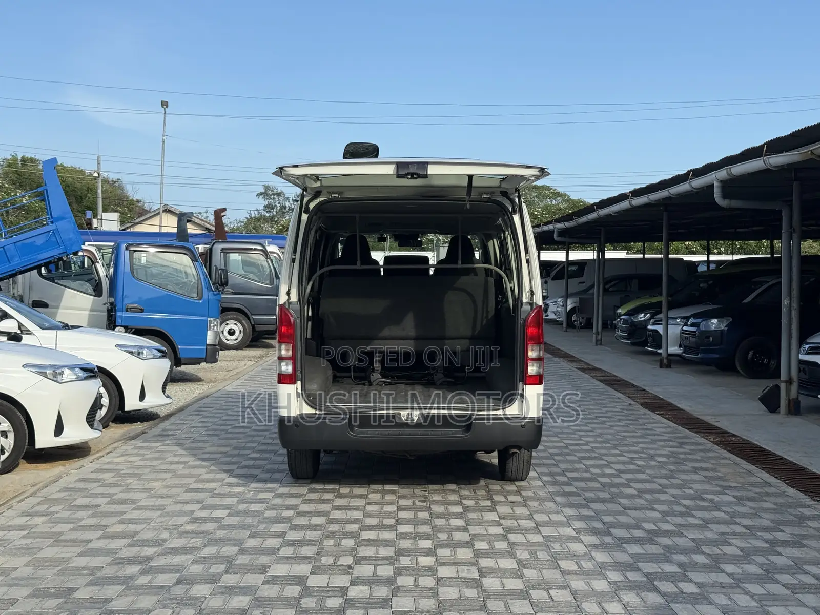 Toyota HiAce 2018 White