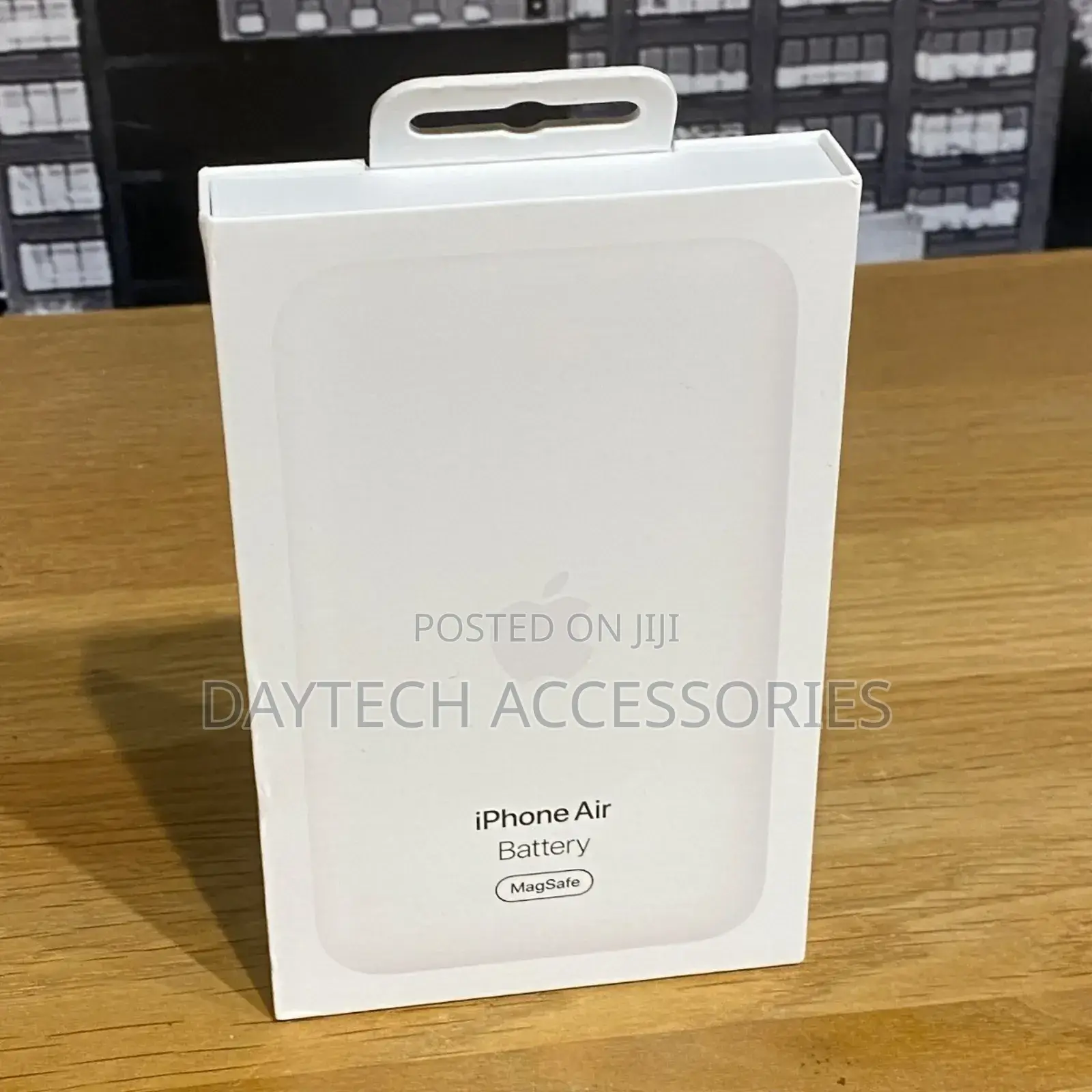 Original Apple iPhone Air Magsafe Battery.