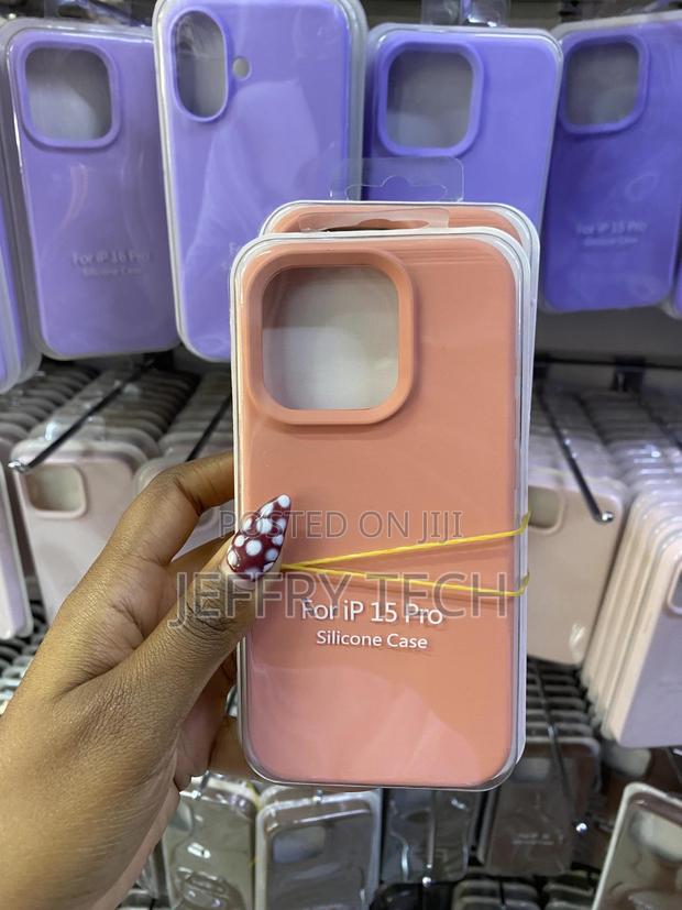 Sawear Apple iPhone 15 Pro Liquid Silicone Case With Microfiber Lining - main view