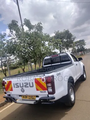 Isuzu D-MAX 2023 White