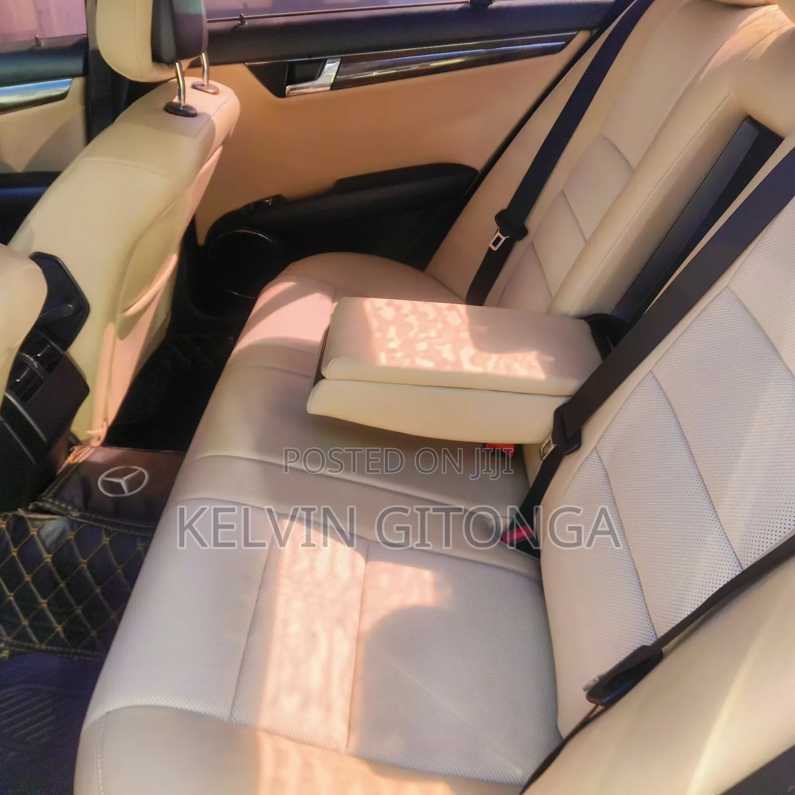Mercedes-Benz C200 2012 Red