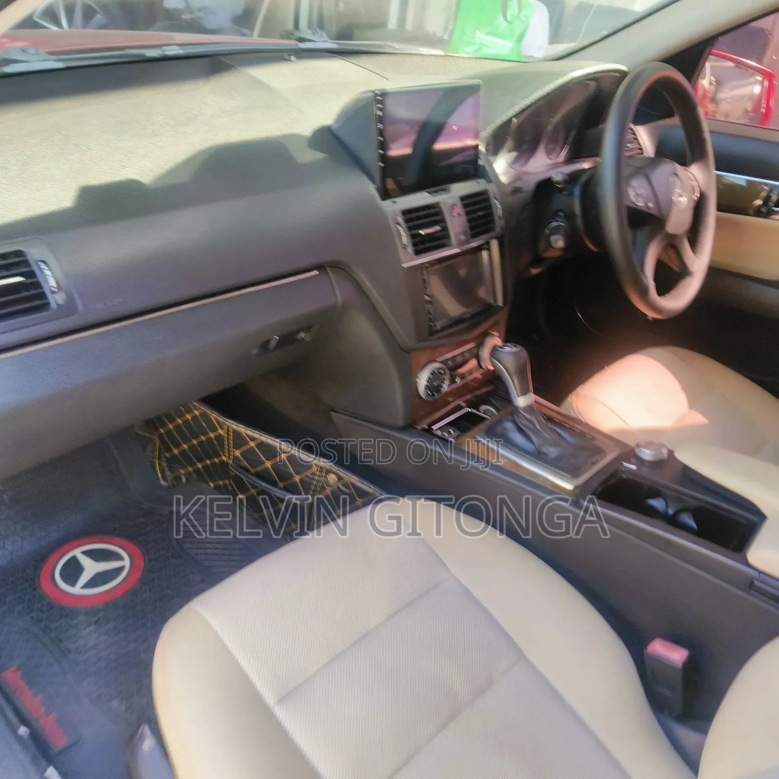 Mercedes-Benz C200 2012 Red