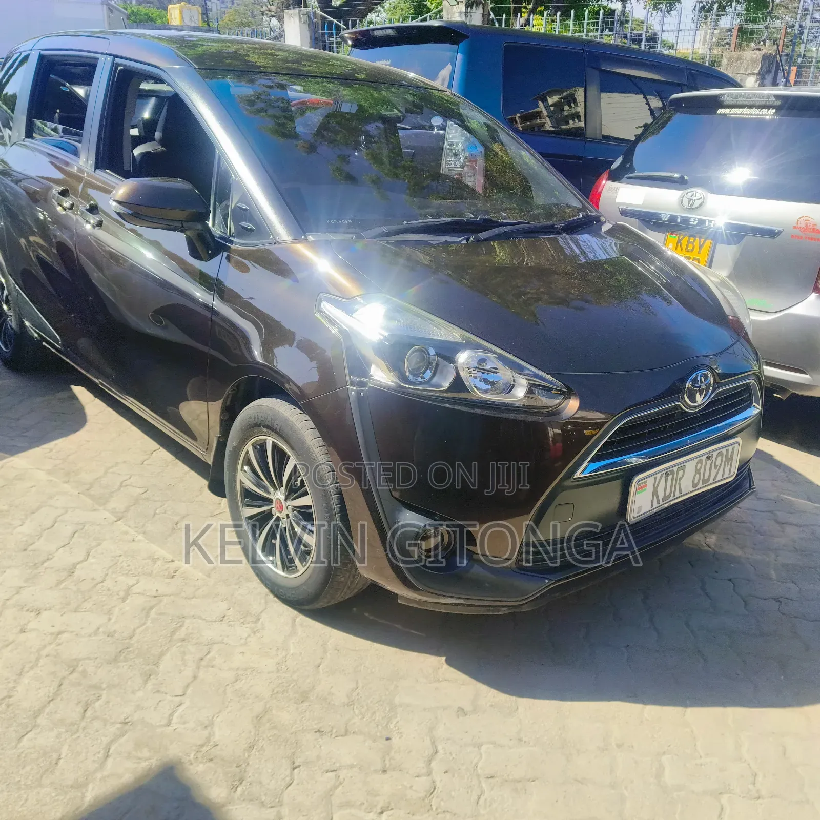 Toyota Sienta 2018 Beige