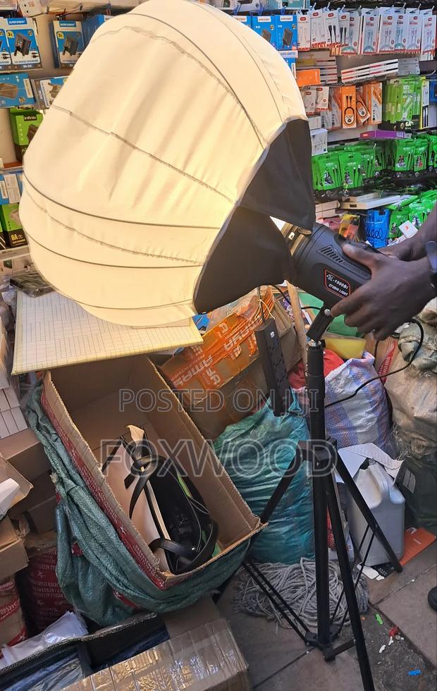 Professional Led Video Light Kit With a Lantern Softbox and Stand. - thumbnail 4