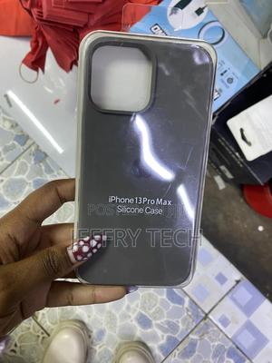 Telaso iPhone 13 Pro Max Liquid Silicone Case With Microfiber Lining - thumbnail 2