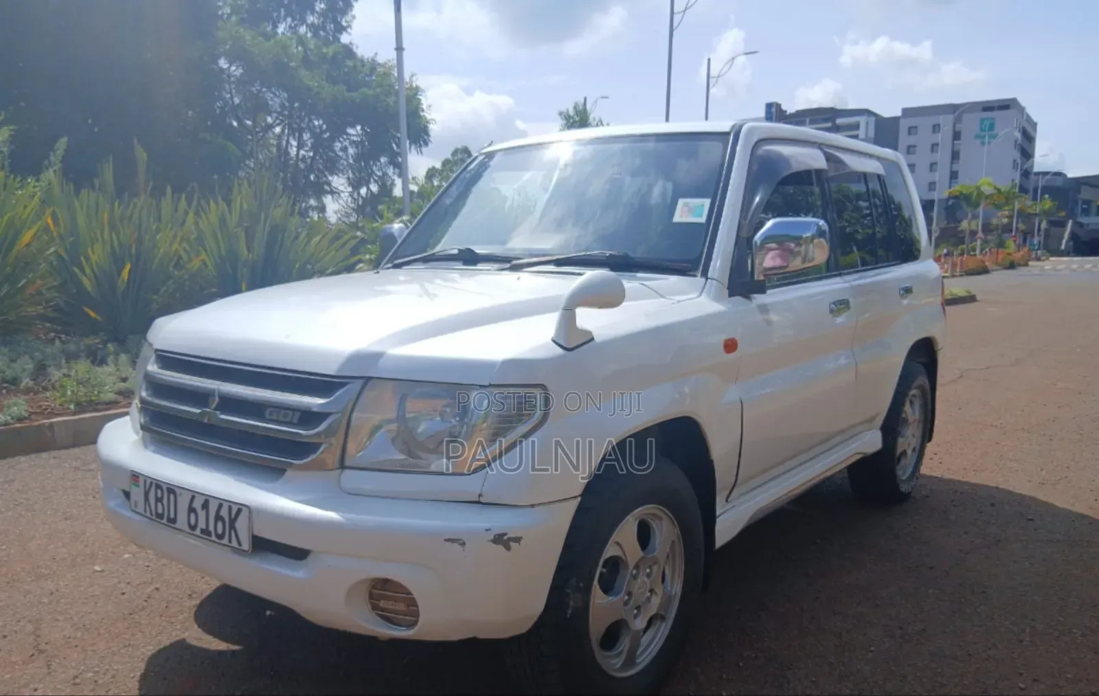 Mitsubishi Pajero 2002 White