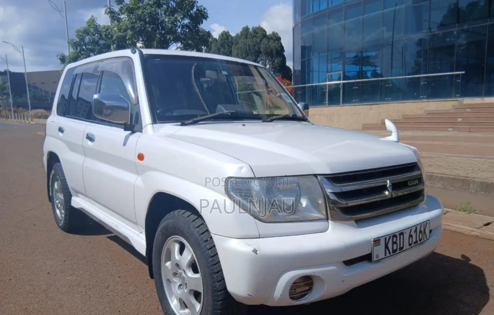 Mitsubishi Pajero 2002 White