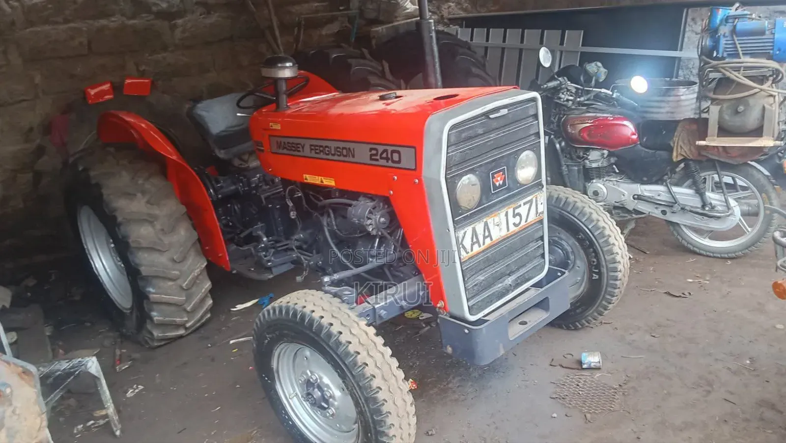 Massey Ferguson 240