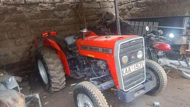 Massey Ferguson 240 - thumbnail 2
