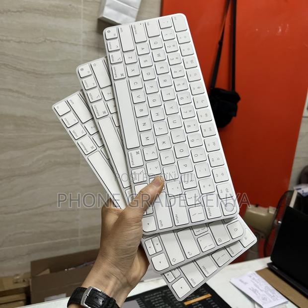 Apple Magic Keyboard With Touch Id - thumbnail 2