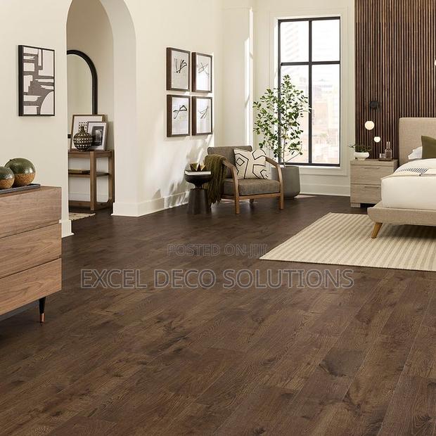 Luxury Look, Low Maintenance Laminate Floor Boards - main view
