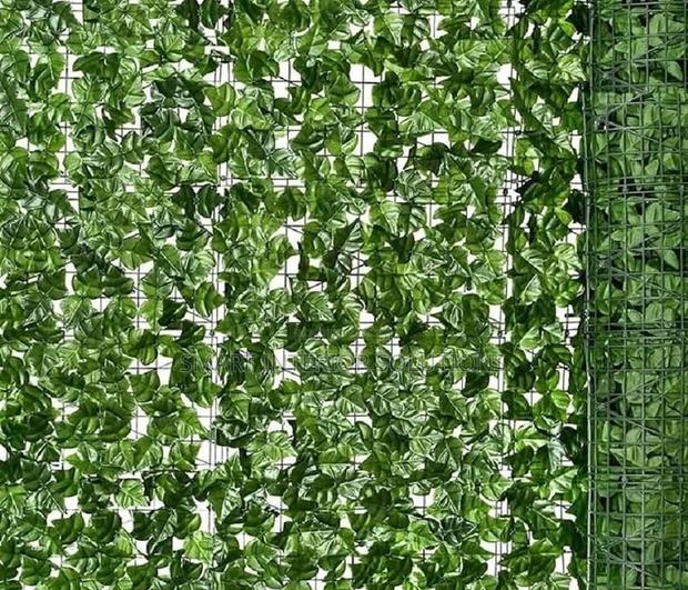 Silky Artificial Fence - main view