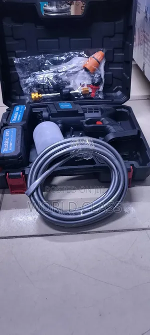 Cordless Makita Carwash Machine
