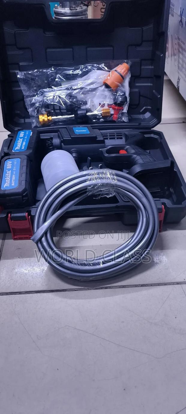 Cordless Makita Carwash Machine