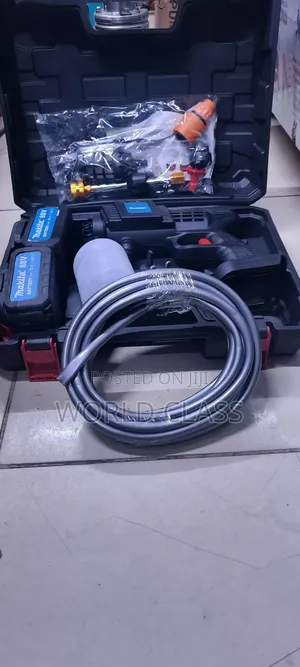 Cordless Makita Carwash Machine