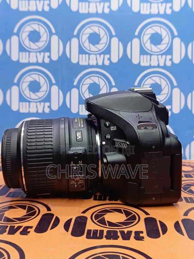 Nikon D5200 Camera With 32gb Card - thumbnail 3