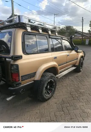Toyota Land Cruiser 1992 Gold