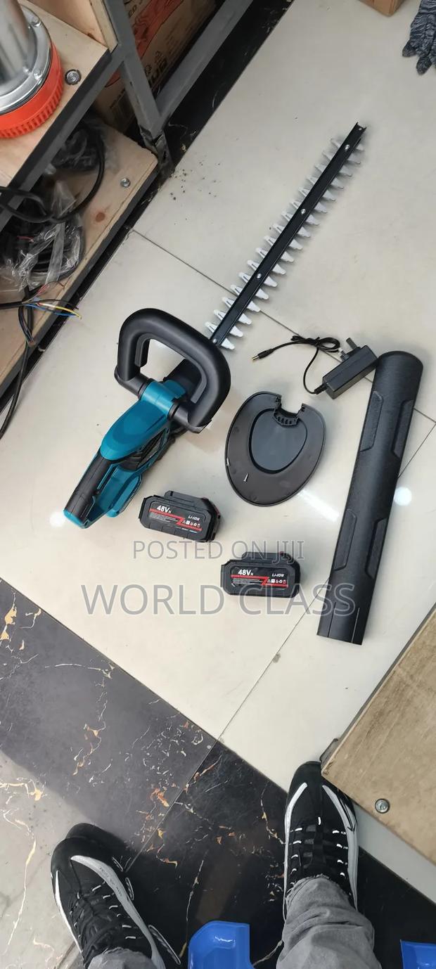 Cordless Hedge Trimmer - thumbnail 2