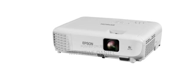 Epson Eb E01 Xga 3 LCD Projector - thumbnail 2
