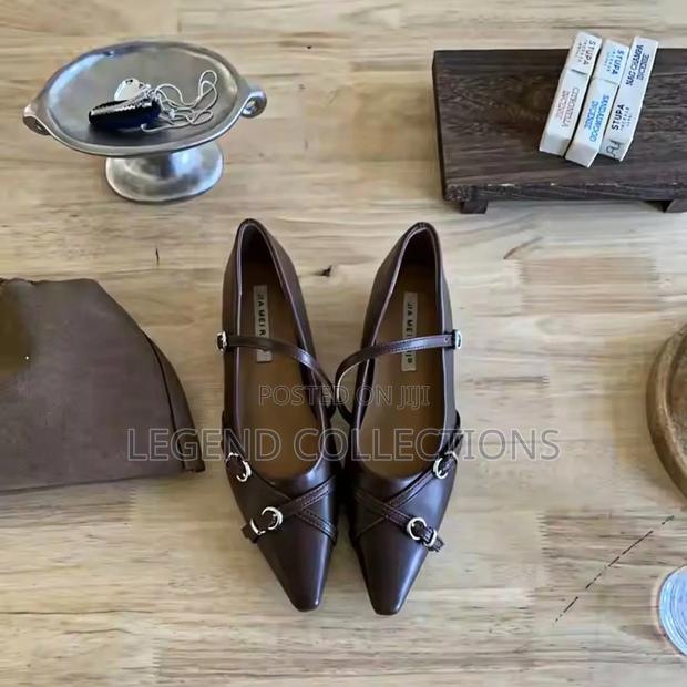 Ladies Flat Shoes - thumbnail 3