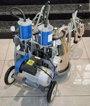 Double Barrel Milking Machine - thumbnail 2