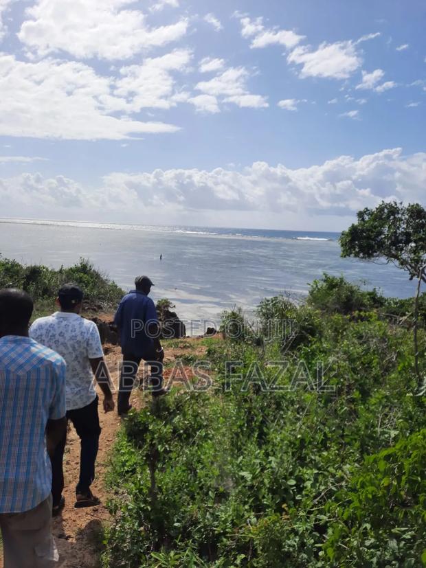 Tiwi Beach South Coast - thumbnail 3