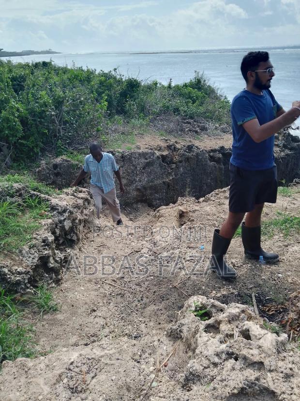 Tiwi Beach South Coast - thumbnail 10