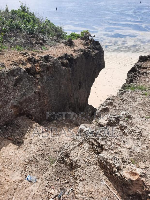 Tiwi Beach South Coast - thumbnail 13