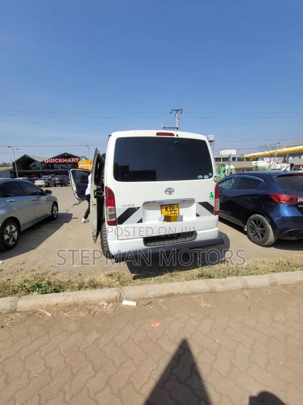 Toyota HiAce 2016 White - thumbnail 2