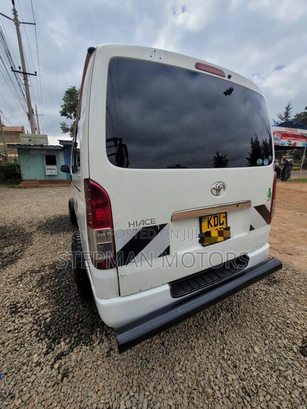 Toyota HiAce 2016 White - thumbnail 4