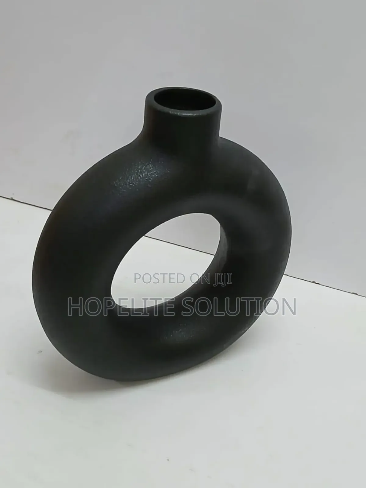 Doughnut-Shape Flower Vase