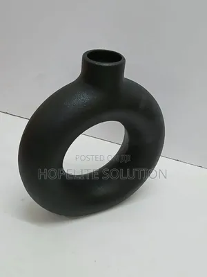 Doughnut-Shape Flower Vase