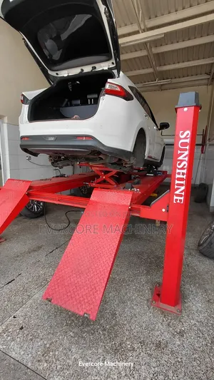 Commercial 4tonne Four Post Carlift Machine With Middle Lift.