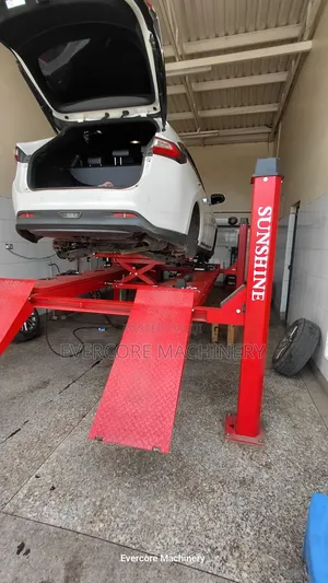 Commercial 4tonne Four Post Carlift Machine With Middle Lift.