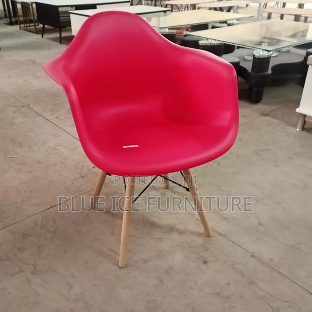 Salon Chair Eames Chair - main view