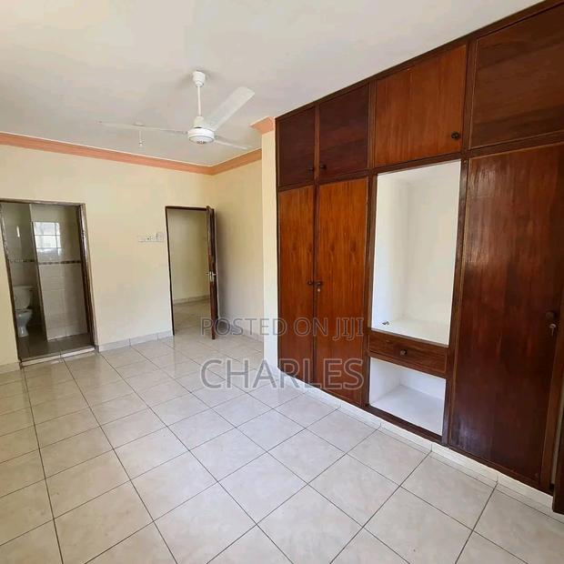 3bdrm Apartment in Links Road, Nyali Mkomani for rent - thumbnail 8