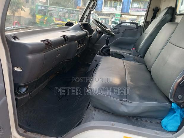 Isuzu NPR 2016 White - thumbnail 3