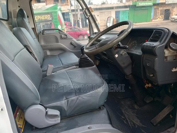 Isuzu NPR 2016 White - thumbnail 4