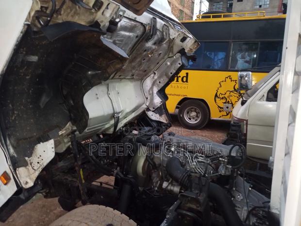 Isuzu NPR 2016 White - thumbnail 6