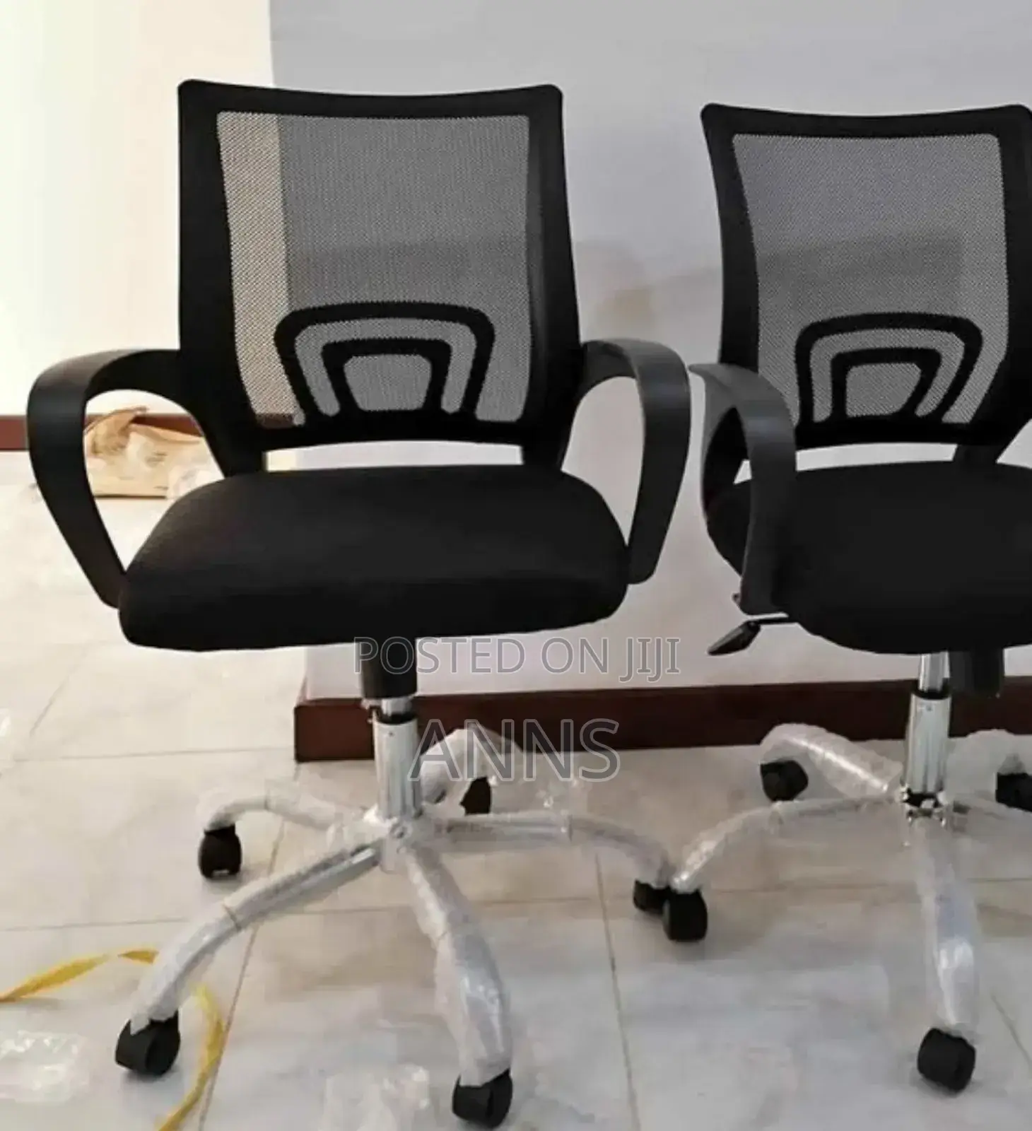 Black Office Durable Chair/ Adjustable Seat*
