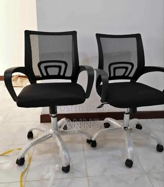 Black Office Durable Chair/ Adjustable Free Seat*