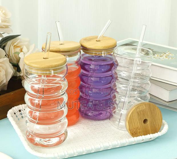 Borosilicate Ripple Wave Glass Cup With a Bamboo Lid - thumbnail 4