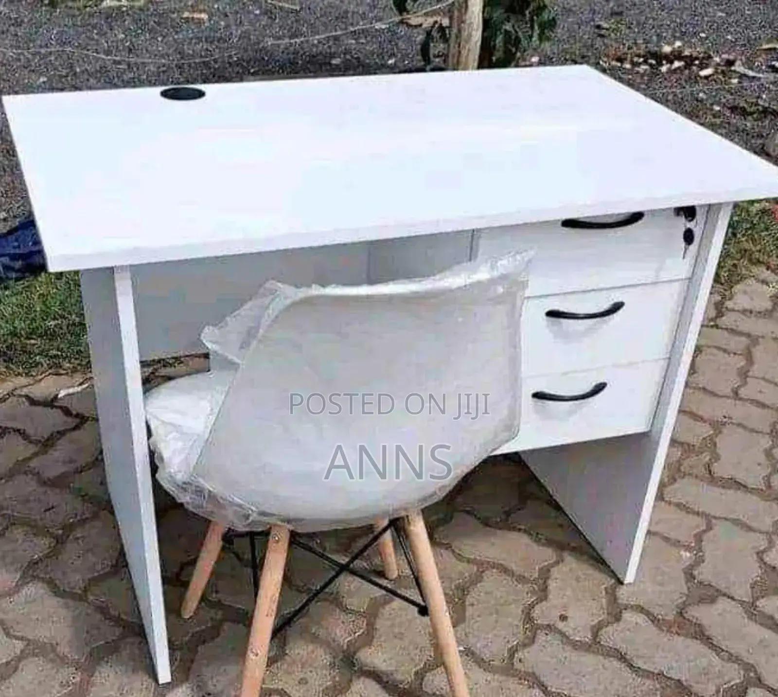 White Office Desk + Shelves/ Quality Desk*