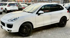 Porsche Cayenne Platinum Edition AWD 2018 White