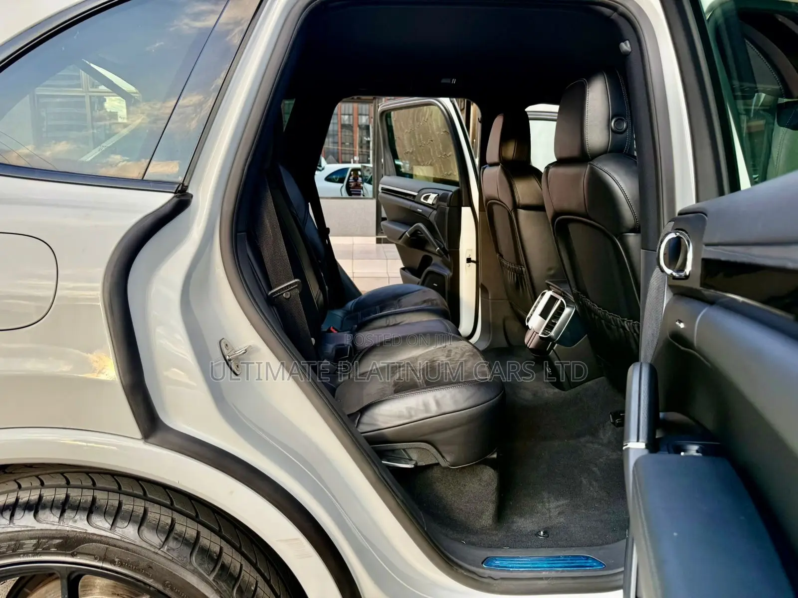 Porsche Cayenne Platinum Edition AWD 2018 White